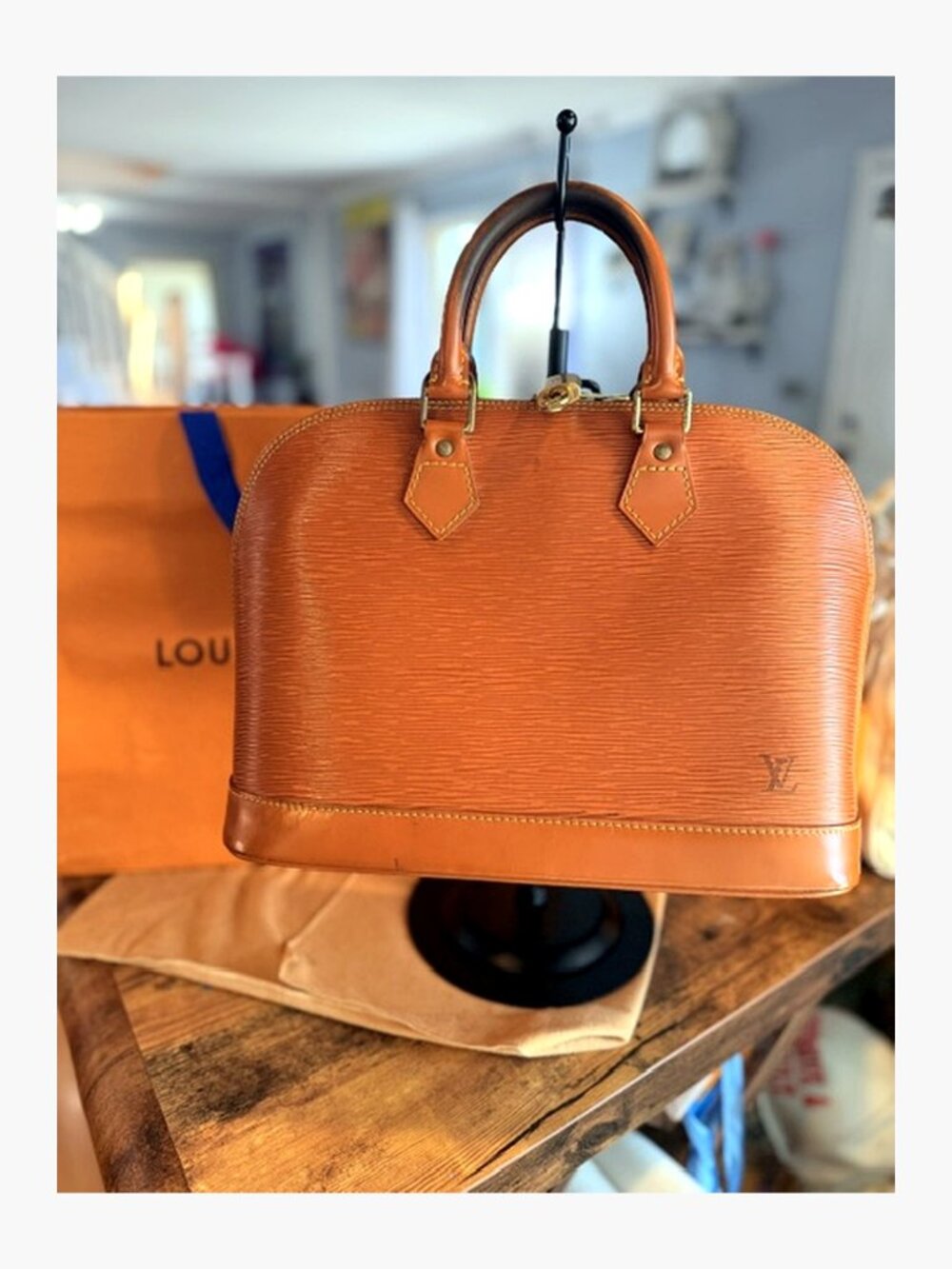 Louis Vuitton Epi Alma in Fawn EUC Lock & Key, Dust bag Included.